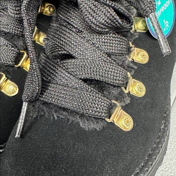 Jack Rogers Charlie Faux Fur Lined Boot. Black. Size 6. - Picture 7 of 11